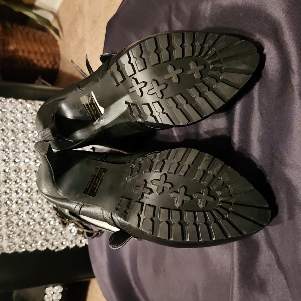 Booties - Picture 4 of 4